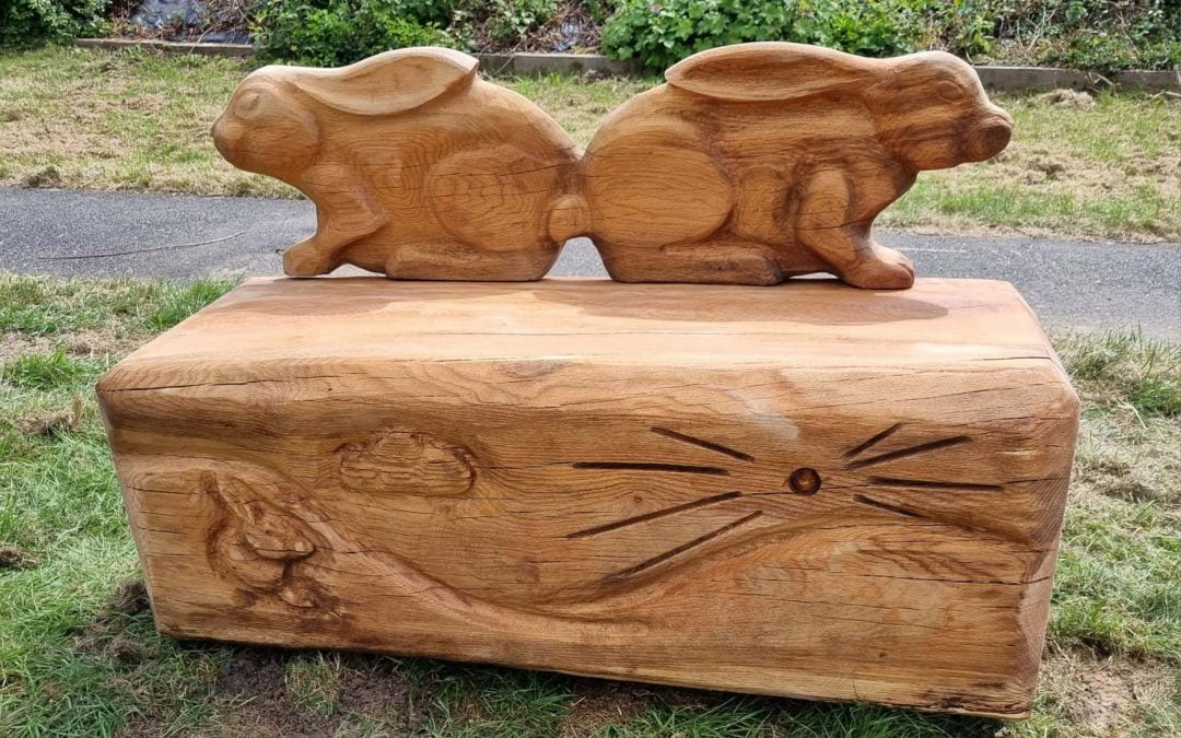 How to Spot Quality Craftsmanship in a Carved Bench Material?